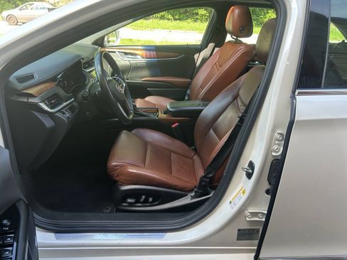 Used 2015 Cadillac XTS Luxury w/ Driver Awareness Package AWD/4WD image 25