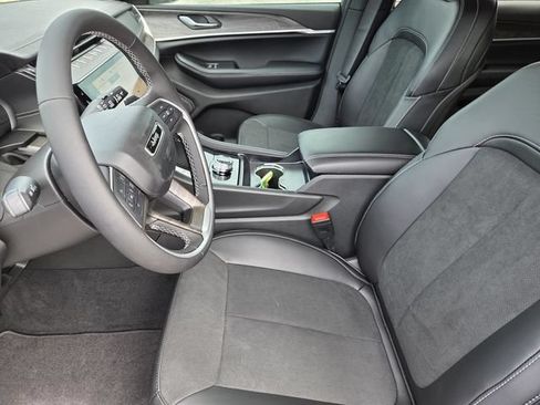 New 2026 Jeep Grand Cherokee L 2WD image 23