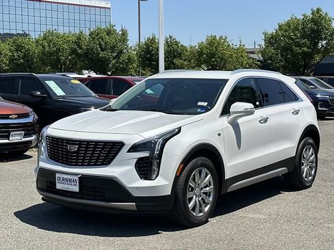 Used 2021 Cadillac XT4 Premium Luxury w/ Cold Weather Package FWD image 5