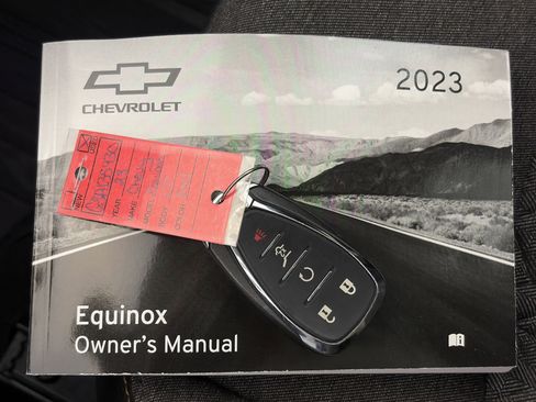 Used 2023 Chevrolet Equinox LT image 32