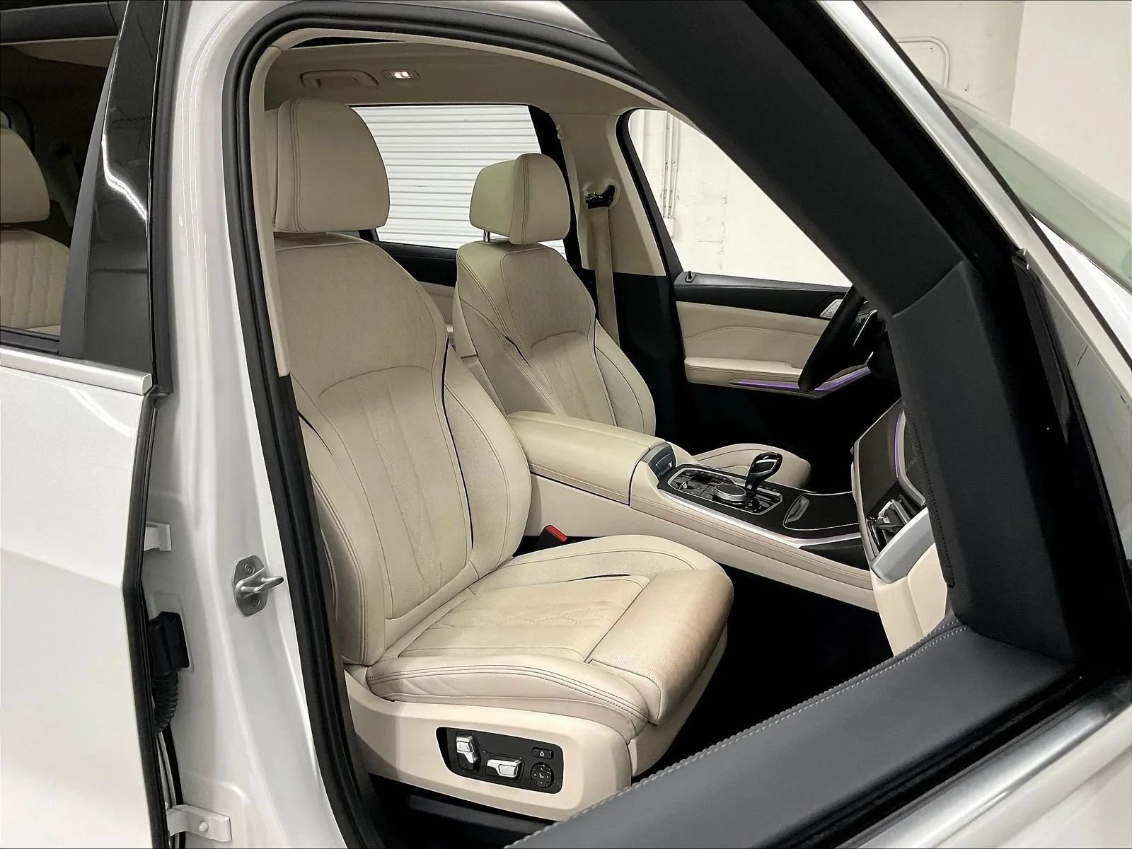 Used 2022 BMW X7 xDrive40i w/ Premium Package AWD/4WD image 12