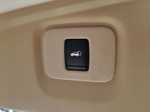 Used 2019 Nissan Pathfinder Platinum FWD image 9