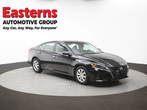 Used 2024 Nissan Altima 2.5 S FWD image 46