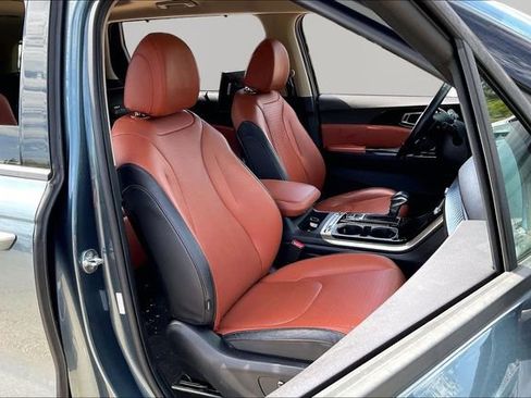 Used 2022 Kia Carnival SX Prestige image 21