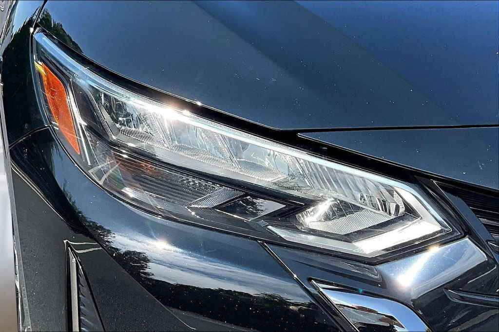 Used 2025 Nissan Sentra SR FWD image 28