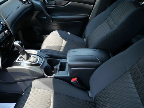 Used 2019 Nissan Rogue S AWD/4WD image 14