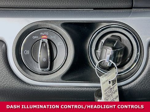 Used 2018 Porsche 718 Boxster S image 12