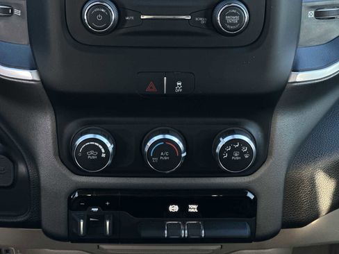 Used 2021 RAM 2500 Big Horn image 16