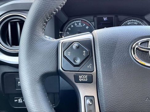 Used 2021 Toyota Tacoma TRD Sport w/ Technology Package AWD/4WD image 23