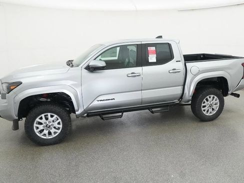 New 2026 Toyota Tacoma SR5 image 5