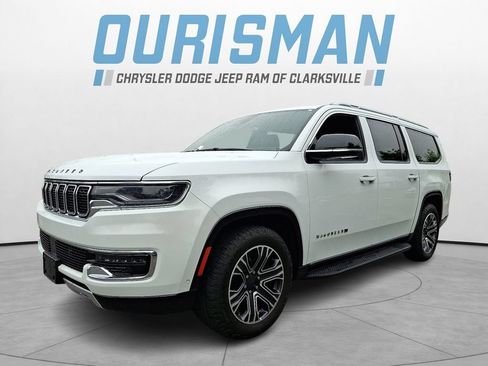 Certified 2023 Jeep Wagoneer L Series II AWD/4WD image 3