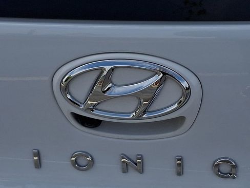 Used 2021 Hyundai Ioniq Limited FWD image 29
