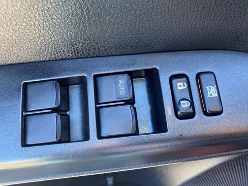 Used 2017 Toyota RAV4 LE w/ Carpet Mat Package AWD/4WD image 15