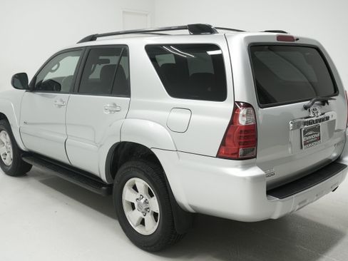 Used 2006 Toyota 4Runner SR5 RWD image 6