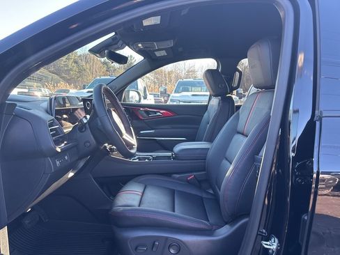 New 2026 Chevrolet Traverse RS w/ LPO, Floor Liner Package image 9