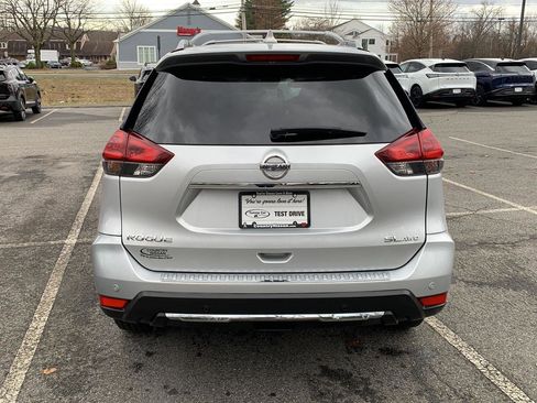 Used 2019 Nissan Rogue SL w/ Premium Package image 4