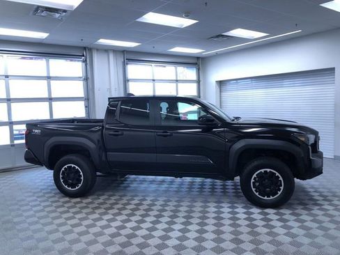 Certified 2024 Toyota Tacoma TRD Off-Road image 28