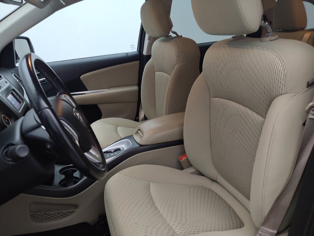 Used 2019 Dodge Journey SE w/ Connectivity Group FWD image 17