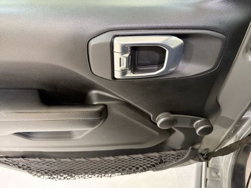 Used 2022 Jeep Gladiator Sport w/ Trailer Tow Package image 12