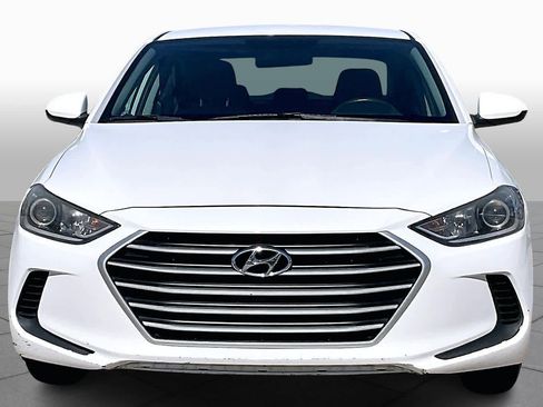 Used 2017 Hyundai Elantra SE image 4