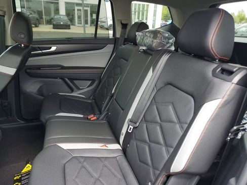 New 2026 Volkswagen Atlas Peak Edition AWD/4WD image 12