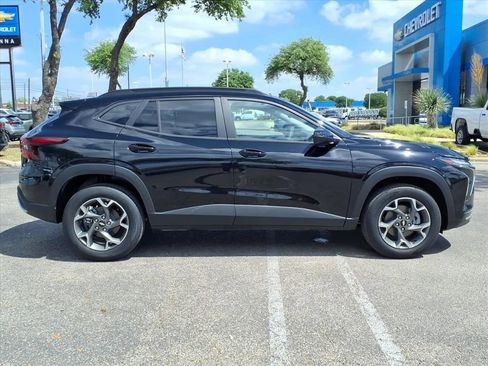 New 2026 Chevrolet Trax LT image 5