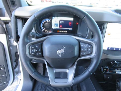 Used 2024 Ford Bronco Wildtrak image 18