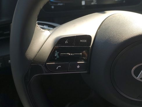 Used 2025 Hyundai Elantra Sport image 23