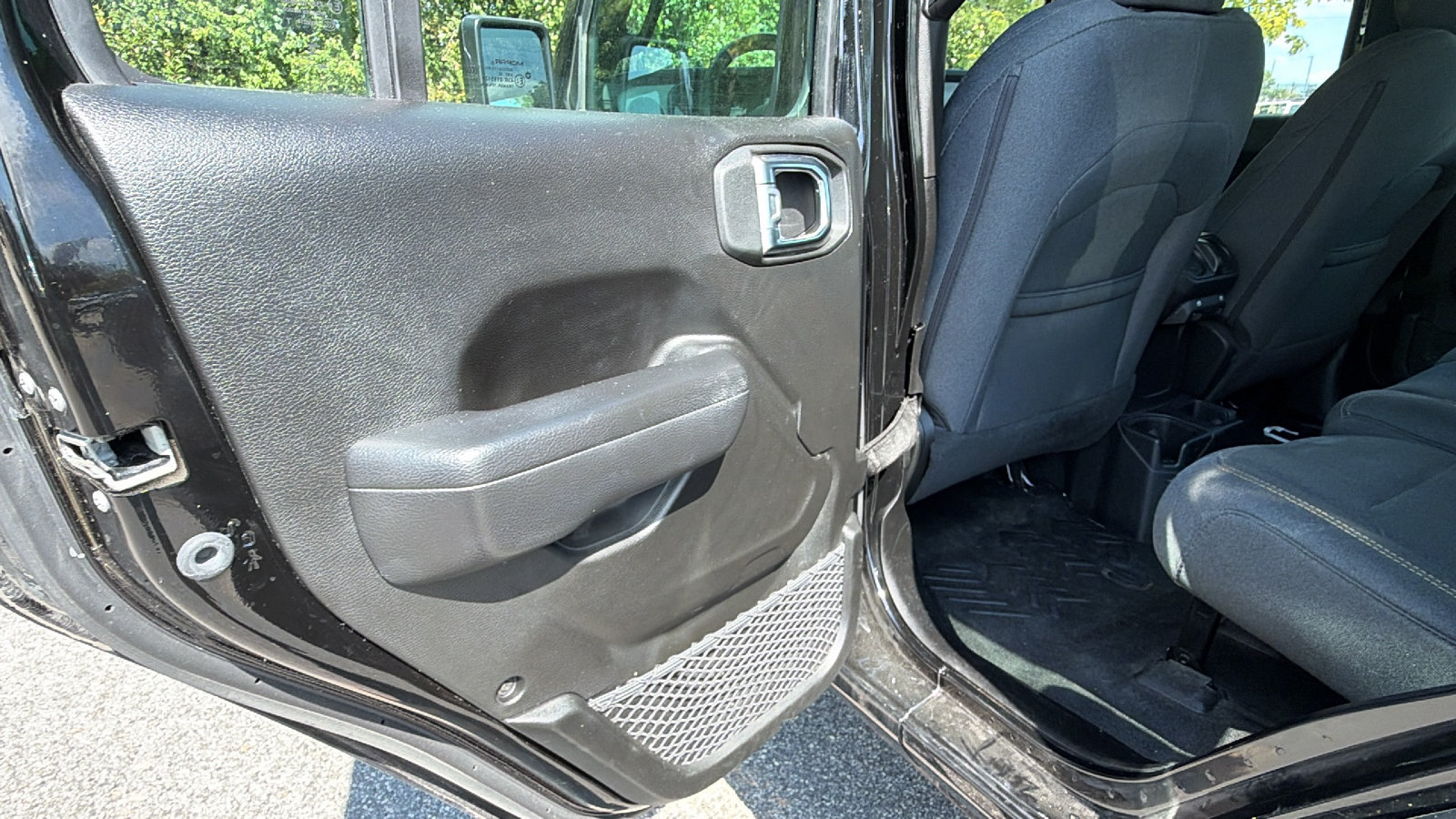 Used 2025 Jeep Wrangler Unlimited Sport AWD/4WD image 22