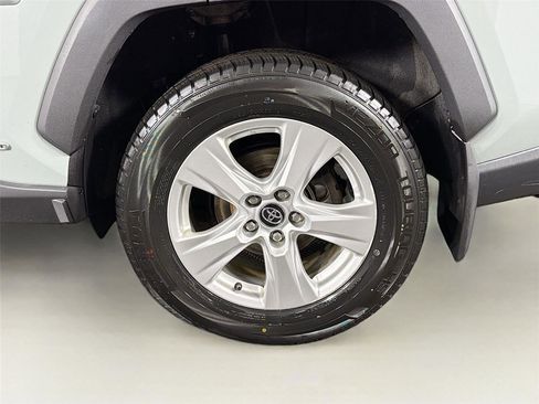 Used 2020 Toyota RAV4 XLE w/ Convenience Package image 30