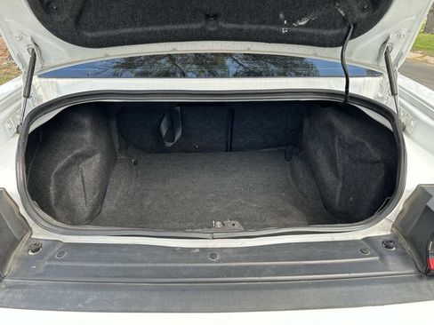 Used 2015 Dodge Challenger SXT w/ Driver Convenience Group image 23