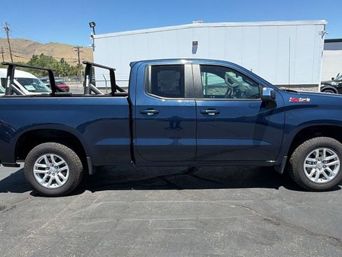 Used 2021 Chevrolet Silverado 1500 LT w/ Z71 Off-Road Package AWD/4WD image 2