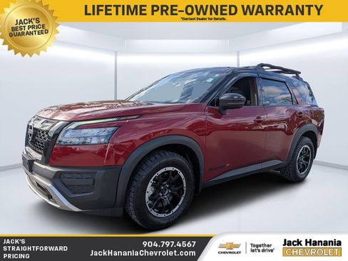 Used 2023 Nissan Pathfinder SV image 7