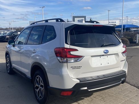 Used 2023 Subaru Forester Premium image 5
