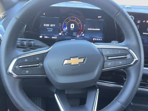 Used 2026 Chevrolet Equinox LT AWD/4WD image 15