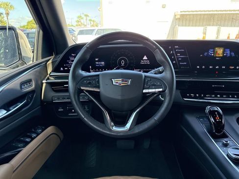 Used 2024 Cadillac Escalade ESV Sport w/ LPO, ONYX Package AWD/4WD image 17