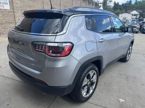 Used 2019 Jeep Compass Limited AWD/4WD image 3