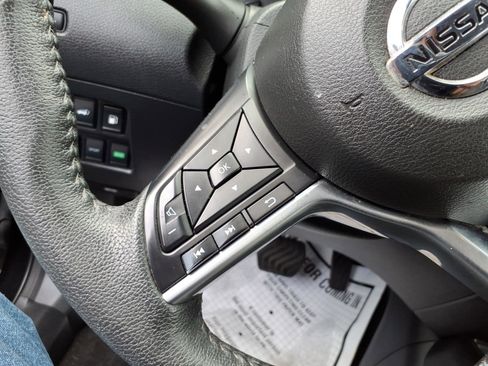 Used 2020 Nissan Rogue SV image 14