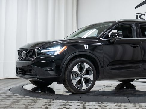 Used 2023 Volvo XC40 B5 Plus w/ Protection Package Premier image 25