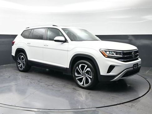 Used 2023 Volkswagen Atlas SEL AWD/4WD image 3