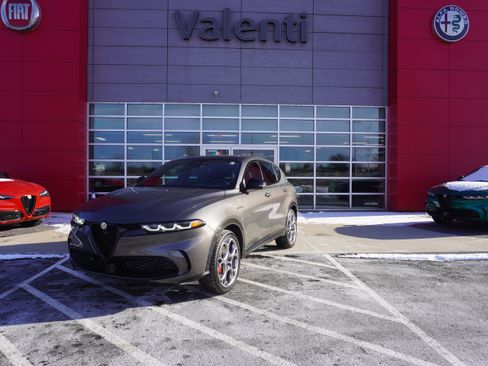 New 2024 Alfa Romeo Tonale Veloce image 1