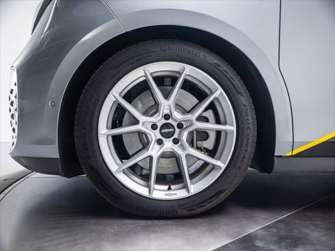 New 2025 Volkswagen ID. Buzz Pro S image 11