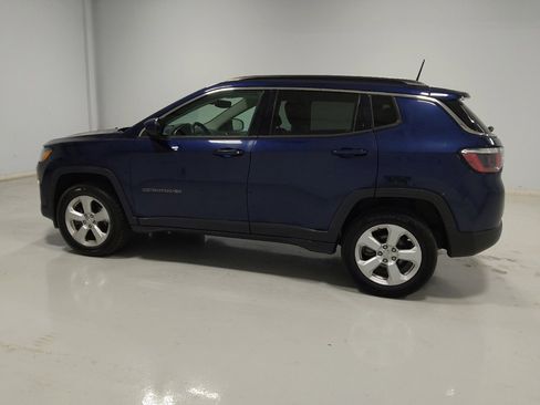 Used 2018 Jeep Compass Latitude AWD/4WD image 3