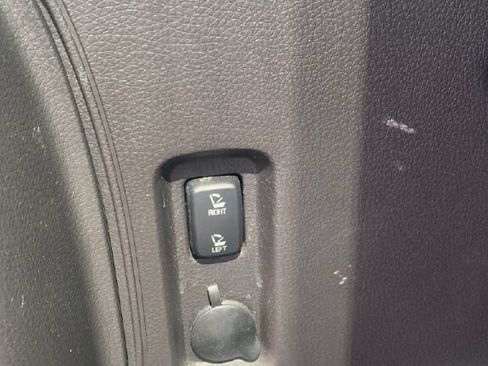 Used 2009 Lincoln MKX AWD image 33