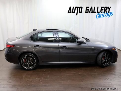Used 2022 Alfa Romeo Giulia Ti AWD/4WD image 6