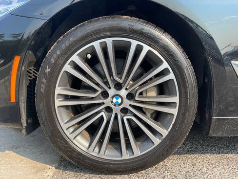 Used 2018 BMW 530i xDrive AWD/4WD image 9