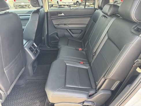 Used 2023 Volkswagen Atlas SE w/ Black Wheel Package AWD/4WD image 9