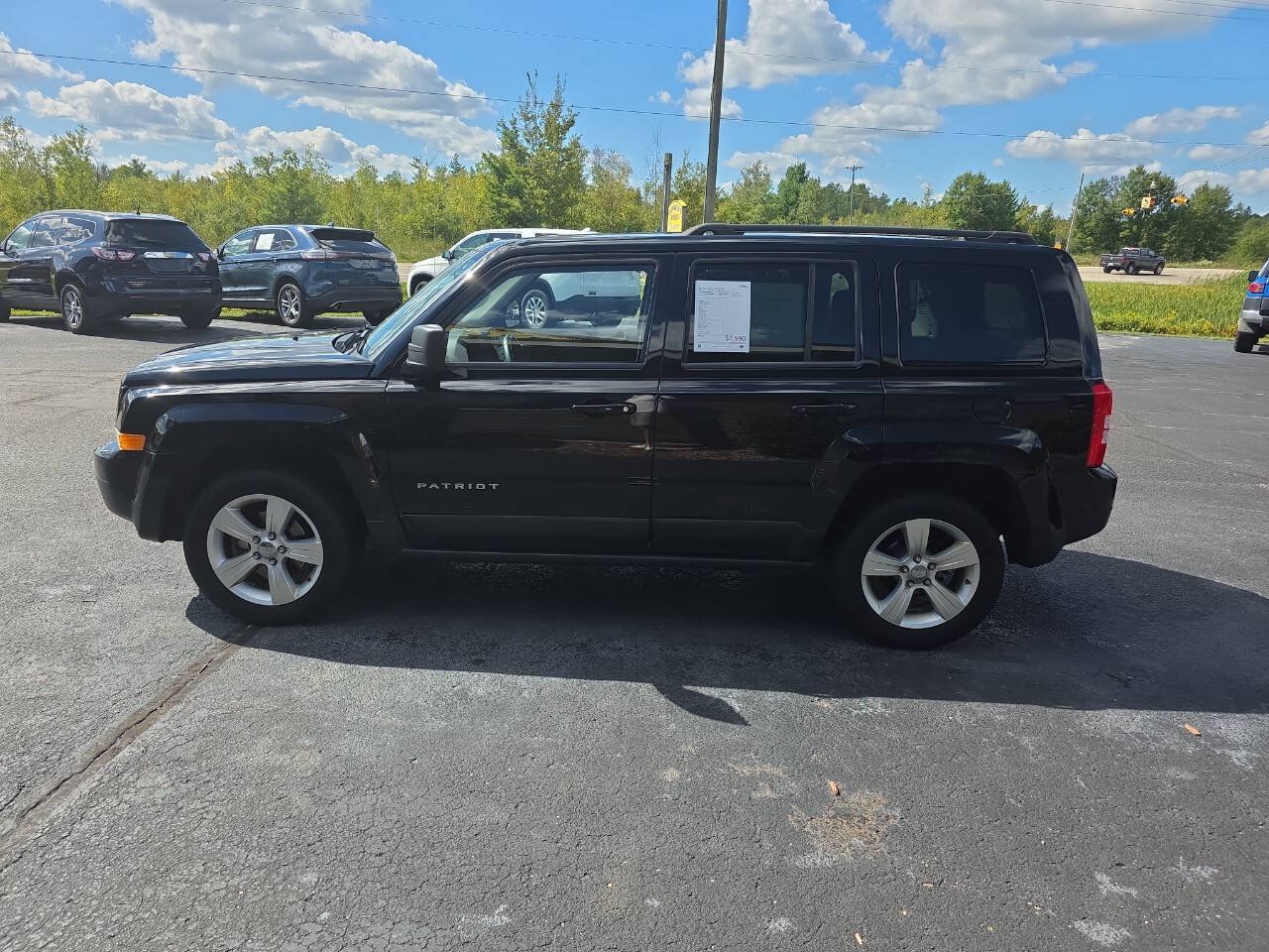Used 2014 Jeep Patriot Latitude w/ Mopar Trailer Tow Group AWD/4WD image 9