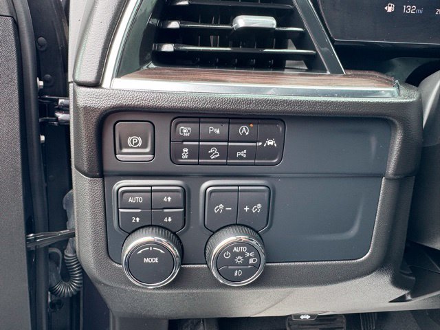 Used 2025 Chevrolet Tahoe Z71 AWD/4WD image 25