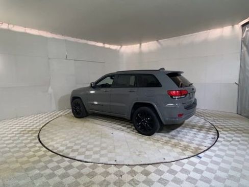 Used 2022 Jeep Grand Cherokee Laredo X image 7